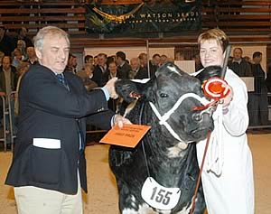 John Fleming presenting the class prize to Full Throttle, from Shona Laird
